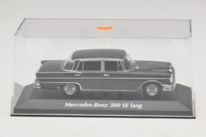 Mercedes 300 SE W112 Lang Tummanharmaa Maxichamps 1:43 940035201 Metalli — kuva 4 / 5