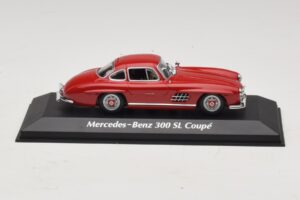 Mercedes 300 SL W198 Punainen Maxichamps 1:43 940039001 Metalli