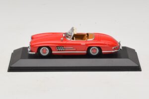 Mercedes 300 SL W198 Punainen Ruskealla Sisustalla Minichamps 1:43 MB009 Metalli