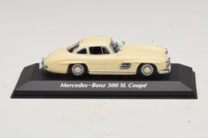 Mercedes 300 SL W198 Valkoinen Maxichamps 1:43 940039002 Metalli