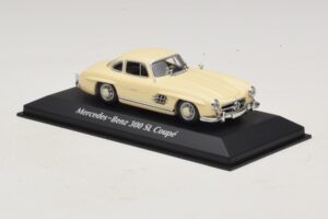 Mercedes 300 SL W198 Valkoinen Maxichamps 1:43 940039002 Metalli — kuva 3 / 5