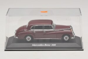 Mercedes 300 W186 Tummanpunainen Maxichamps 1:43 940039060 Metalli — kuva 4 / 5