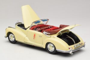 Mercedes 300S Kermanvärinen Maisto 1:18 31806 Metalli — kuva 5 / 8