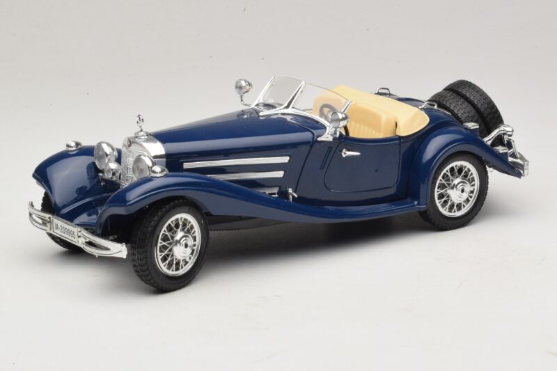 Mercedes 500K Roadster Sininen Bburago 1:20 3070 Metalli