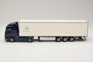 Mercedes Actros 1044 Sininen Minichamps 1:43 B66000604 Metalli — kuva 3 / 7