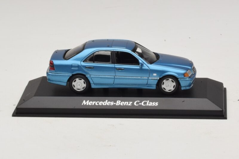 Mercedes C-Class W202 Sininen Metallic Maxichamps 1:43 940037060 Metalli