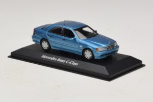 Mercedes C-Class W202 Sininen Metallic Maxichamps 1:43 940037060 Metalli — kuva 3 / 5