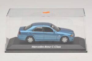 Mercedes C-Class W202 Sininen Metallic Maxichamps 1:43 940037060 Metalli — kuva 4 / 5