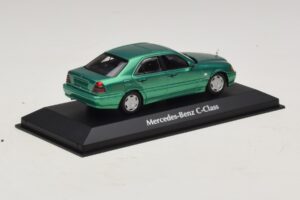 Mercedes C-Class W202 Vihreä Metallic Maxichamps 1:43 940037061 Metalli — kuva 2 / 5