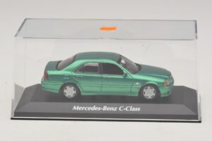 Mercedes C-Class W202 Vihreä Metallic Maxichamps 1:43 940037061 Metalli — kuva 4 / 5
