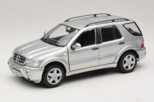 Mercedes ML55 AMG W163 Hopea Maisto 1:18 31876-P1 Metalli