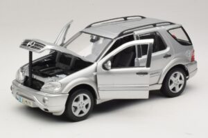 Mercedes ML55 AMG W163 Hopea Maisto 1:18 31876-P1 Metalli — kuva 2 / 8