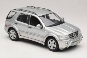 Mercedes ML55 AMG W163 Hopea Maisto 1:18 31876-P1 Metalli — kuva 6 / 8