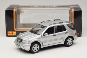 Mercedes ML55 AMG W163 Hopea Maisto 1:18 31876-P1 Metalli — kuva 8 / 8