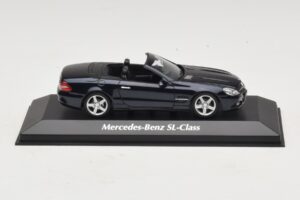 Mercedes SL R230 Sininen Metallic Maxichamps 1:43 Mercedes SL R230 Sininen Metallic Maxichamps 1:43 940037531 Metalli
