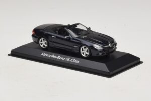 Mercedes SL R230 Sininen Metallic Maxichamps 1:43 940037531 Metalli — kuva 3 / 5