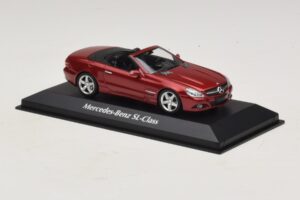 Mercedes SL R230 Punainen Metallic Maxichamps 1:43 940037530 Metalli — kuva 3 / 5