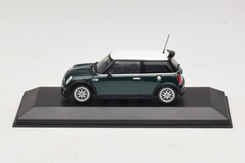 Mini Cooper One R50 Aero Green Valkoisella Katolla Minichamps 1:43 MINI011 Metalli