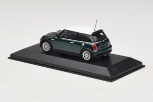 Mini Cooper One R50 Aero Green Valkoisella Katolla Minichamps 1:43 MINI011 Metalli — kuva 3 / 5