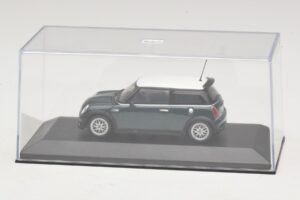 Mini Cooper One R50 Aero Green Valkoisella Katolla Minichamps 1:43 MINI011 Metalli — kuva 4 / 5