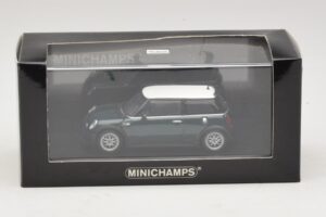 Mini Cooper One R50 Aero Green Valkoisella Katolla Minichamps 1:43 MINI011 Metalli — kuva 5 / 5