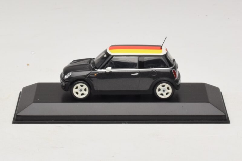 Mini Cooper One R50 Vihreä Saksan Lipulla Minichamps 1:43 MINI033 Metalli