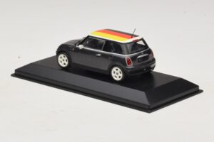 Mini Cooper One R50 Vihreä Saksan Lipulla Minichamps 1:43 MINI033 Metalli — kuva 3 / 5