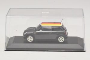 Mini Cooper One R50 Vihreä Saksan Lipulla Minichamps 1:43 MINI033 Metalli — kuva 4 / 5