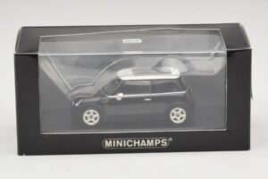 Mini Cooper S R53 Musta Panoraamakatolla Minichamps 1:43 MINI022 Metalli — kuva 4 / 4