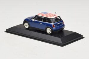 Mini Cooper S R53 Sininen Amerikan Lipulla Minichamps 1:43 MINI014 Metalli — kuva 3 / 5
