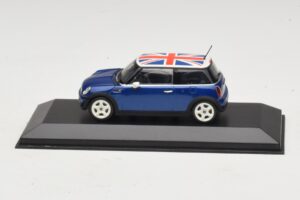 Mini Cooper S R53 Sininen Britannian Lipulla Minichamps 1:43 Mini Cooper S R53 Sininen Britannian Lipulla Minichamps 1:43 MINI026 Metalli