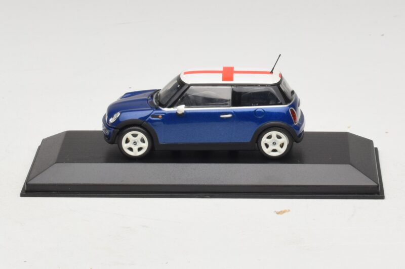 Mini Cooper S R53 Sininen Englannin Lipulla Minichamps 1:43 MINI012 Metalli