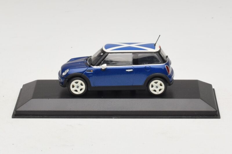 Mini Cooper S R53 Sininen Skotlannin Lipulla Minichamps 1:43 MINI016 Metalli