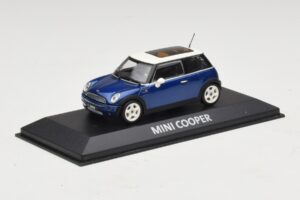 Mini Cooper S R53 Tummansininen Panoraamakatolla Minichamps 1:43 MINI021 Metalli — kuva 2 / 4
