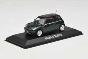 Mini Cooper S R53 Tummanvihreä Mustalla Katolla Minichamps 1:43 MINI023 Metalli — kuva 2 / 5