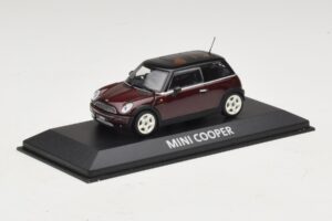 Mini Cooper S R53 Tummanpunainen Mustalla Katolla Minichamps 1:43 MINI028 Metalli — kuva 2 / 5