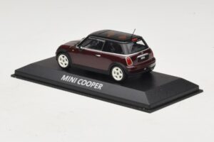 Mini Cooper S R53 Tummanpunainen Mustalla Katolla Minichamps 1:43 MINI028 Metalli — kuva 3 / 5