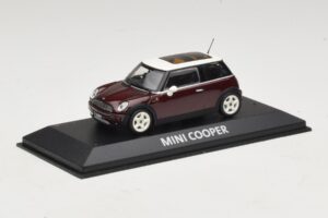 Mini Cooper S R53 Tummanpunainen Panoraamakatolla Minichamps 1:43 MINI019 Metalli — kuva 2 / 4