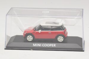 Mini Cooper S R53 Punainen Panoraamakatolla Minichamps 1:43 MINI024 Metalli — kuva 4 / 5