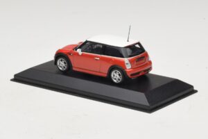 Mini Cooper S R53 Punainen Valkoisella Katolla Minichamps 1:43 MINI025 Metalli — kuva 3 / 5