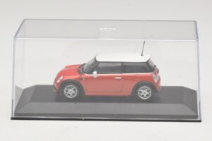 Mini Cooper S R53 Punainen Valkoisella Katolla Minichamps 1:43 MINI025 Metalli — kuva 4 / 5