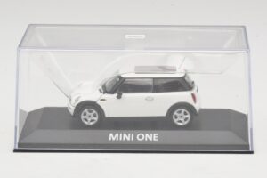 Mini Cooper S R53 Valkoinen Panoraamakatolla Minichamps 1:43 MINI020 Metalli — kuva 4 / 5