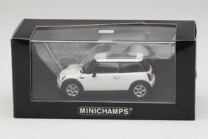 Mini Cooper S R53 Valkoinen Panoraamakatolla Minichamps 1:43 MINI020 Metalli — kuva 5 / 5