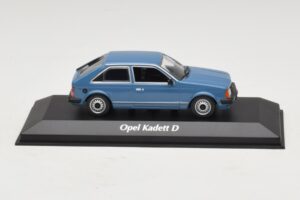 Opel Kadett D Sininen Maxichamps 1:43 940044100 Metalli