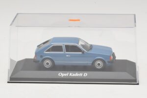 Opel Kadett D Sininen Maxichamps 1:43 940044100 Metalli — kuva 4 / 5