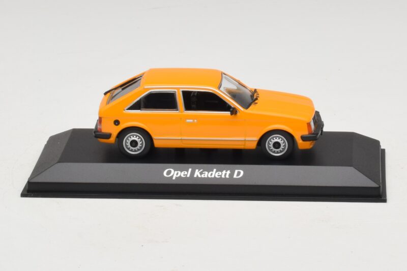 Opel Kadett D Oranssi Maxichamps 1:43 940044101 Metalli