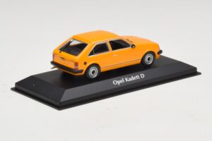 Opel Kadett D Oranssi Maxichamps 1:43 940044101 Metalli — kuva 2 / 5