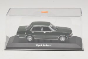 Opel Rekord D Tummanvihreä Maxichamps 1:43 940044001 Metalli — kuva 4 / 5