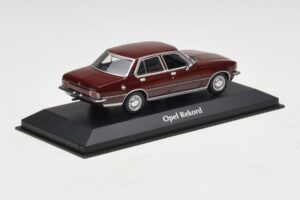 Opel Rekord D Tummanpunainen Maxichamps 1:43 940044000 Metalli — kuva 2 / 5
