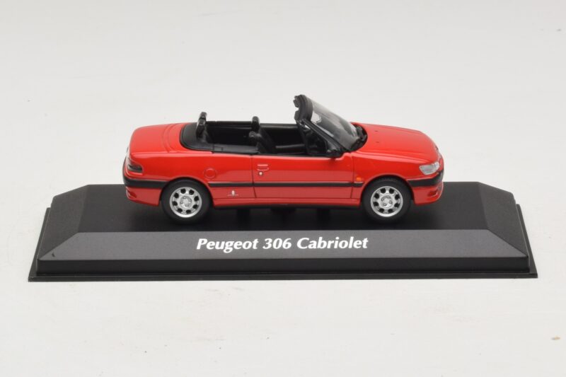 Peugeot 306 Avoauto Punainen Maxichamps 1:43 940112830 Metalli